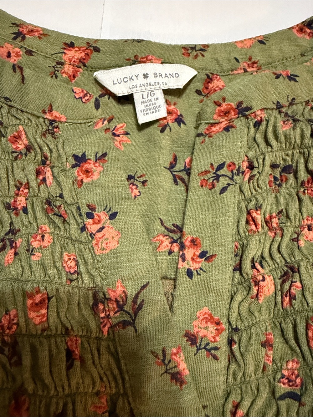Lucky Brand Olive Green Floral Smocked Sleeveless Top L New Without Tag - Picture 2 of 4